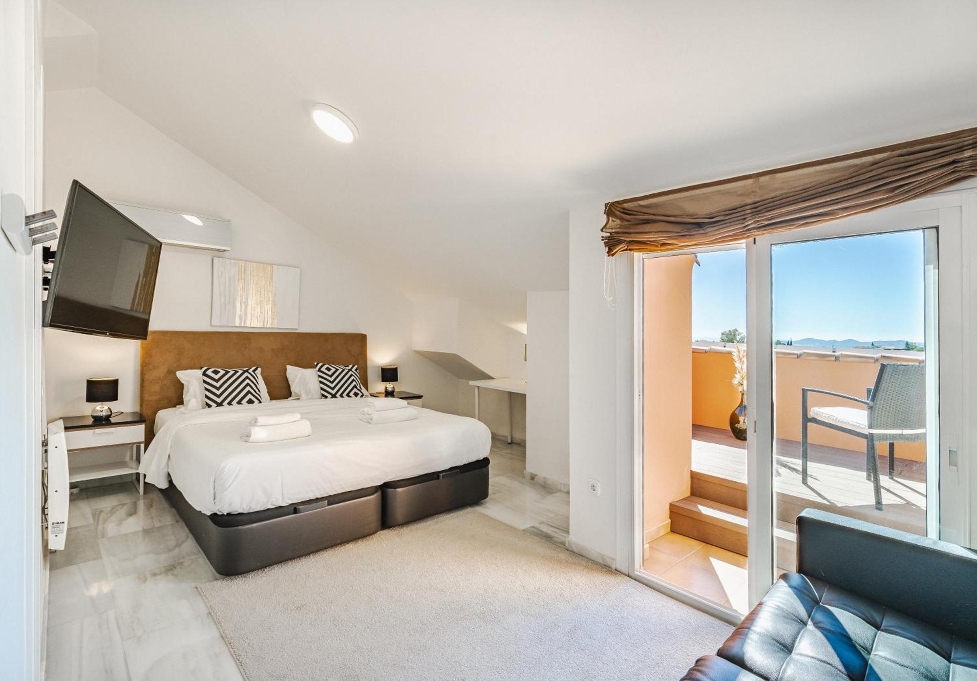 Private Luxurious Hillside Villa With Pool & Sea Views For 8 To 10 Ppl Fuengirola Exteriér fotografie